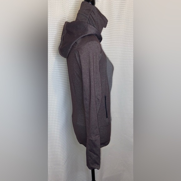 Women’s LULULEMON ATHLETICA heather plum and gray In stride Jacket size 6 - Picture 7 of 16